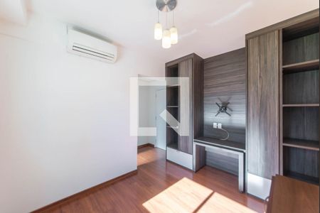Apartamento à venda com 198m², 3 quartos e 3 vagas Apartamento à venda com 198m², 3 quartos e 3 vagasQuarto 2