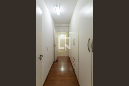 Apartamento à venda com 198m², 3 quartos e 3 vagas Apartamento à venda com 198m², 3 quartos e 3 vagasCloset