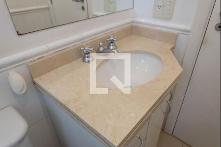 Apartamento à venda com 198m², 3 quartos e 3 vagas Apartamento à venda com 198m², 3 quartos e 3 vagasBanheiro 4