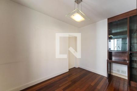 Apartamento à venda com 198m², 3 quartos e 3 vagas Apartamento à venda com 198m², 3 quartos e 3 vagasCopa