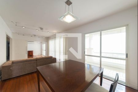 Apartamento à venda com 198m², 3 quartos e 3 vagas Apartamento à venda com 198m², 3 quartos e 3 vagasSala