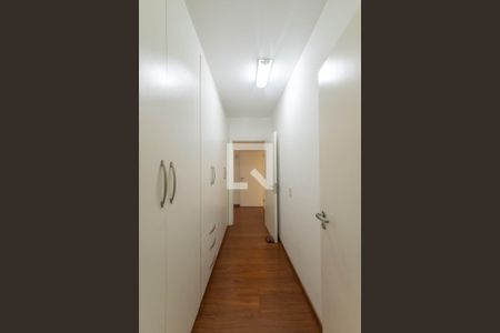 Apartamento à venda com 198m², 3 quartos e 3 vagas Apartamento à venda com 198m², 3 quartos e 3 vagasCloset