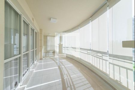 Apartamento à venda com 198m², 3 quartos e 3 vagas Apartamento à venda com 198m², 3 quartos e 3 vagasVaranda