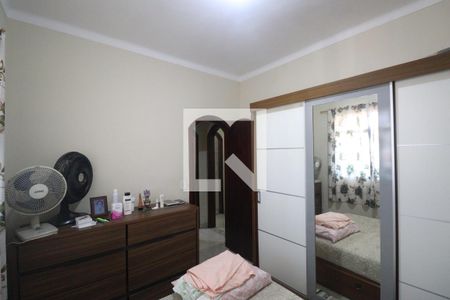 Quarto 1 de casa para alugar com 2 quartos, 105m² em São Miguel, São Gonçalo