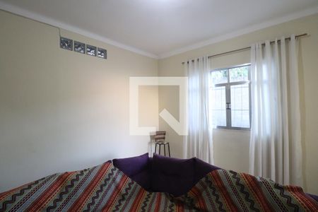 Sala de casa para alugar com 2 quartos, 105m² em São Miguel, São Gonçalo
