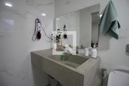 Casa à venda com 90m², 2 quartos e 3 vagasBanheiro da Suíte