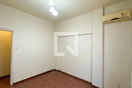 Quarto 01 de apartamento para alugar com 3 quartos, 110m² em Copacabana, Rio de Janeiro