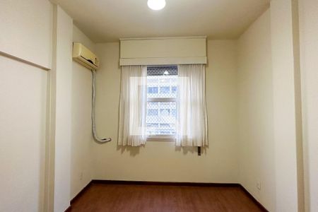 Quarto 01 de apartamento para alugar com 3 quartos, 110m² em Copacabana, Rio de Janeiro