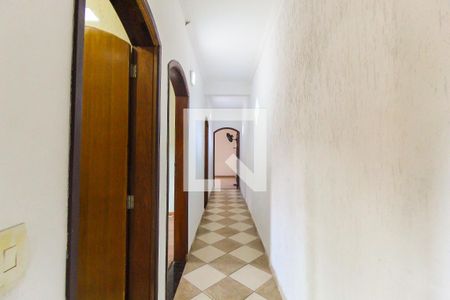Corredor de casa para alugar com 3 quartos, 160m² em Vila Carmosina, São Paulo