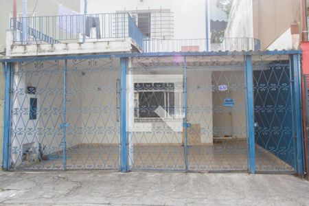 Casa à venda com 189m², 2 quartos e 2 vagas Casa à venda com 189m², 2 quartos e 2 vagasFachada