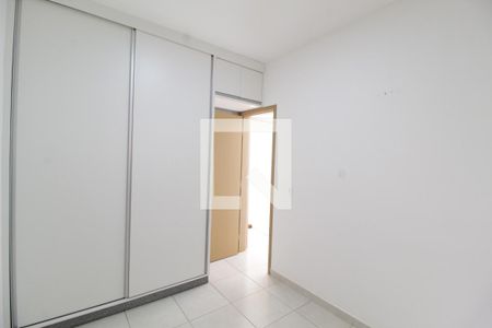 Quarto  de apartamento para alugar com 2 quartos, 65m² em Umuarama, Uberlândia