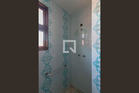 Casa à venda com 1000m², 5 quartos e 6 vagas Casa à venda com 1000m², 5 quartos e 6 vagasBanheiro social