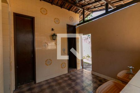 Casa à venda com 1000m², 5 quartos e 6 vagas Casa à venda com 1000m², 5 quartos e 6 vagasLavanderia