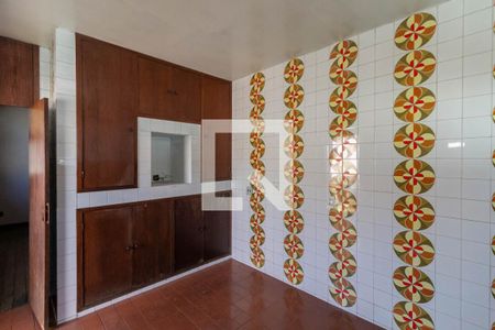 Casa à venda com 1000m², 5 quartos e 6 vagas Casa à venda com 1000m², 5 quartos e 6 vagasCozinha