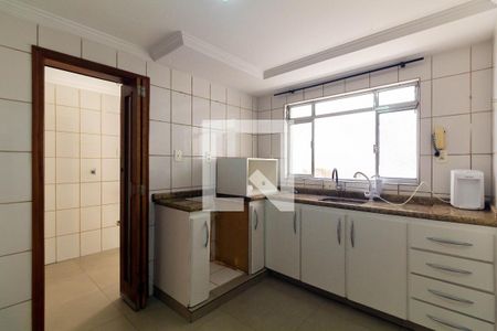 Cozinha de casa para alugar com 3 quartos, 270m² em Jardim Santa Adelia, São Paulo