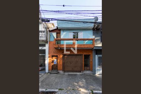 Casa para alugar com 80m², 2 quartos e 1 vaga Casa para alugar com 80m², 2 quartos e 1 vagaFachada