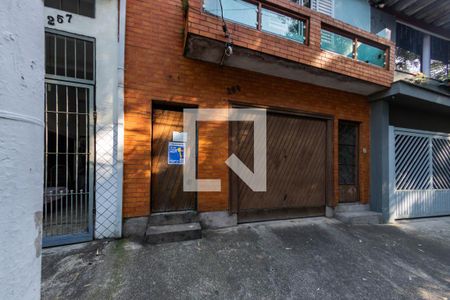 Casa para alugar com 80m², 2 quartos e 1 vaga Casa para alugar com 80m², 2 quartos e 1 vagaFachada