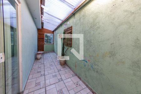 Casa para alugar com 80m², 2 quartos e 1 vaga Casa para alugar com 80m², 2 quartos e 1 vagaCorredor