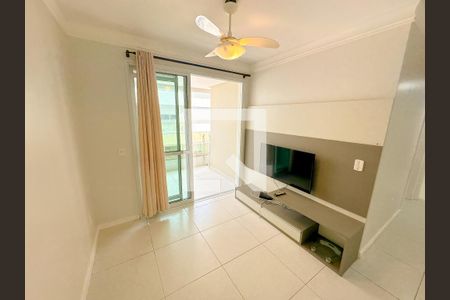 Sala de TV de apartamento para alugar com 2 quartos, 75m² em Ingleses Norte, Florianópolis