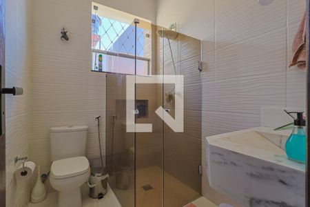 Casa à venda com 230m², 4 quartos e 3 vagasBanheiro 2
