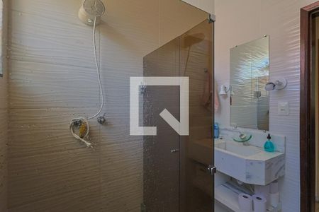 Casa à venda com 230m², 4 quartos e 3 vagasBanheiro 2