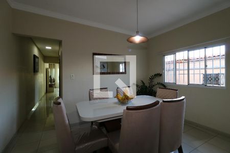 Casa à venda com 224m², 3 quartos e 4 vagasCozinha / Copa