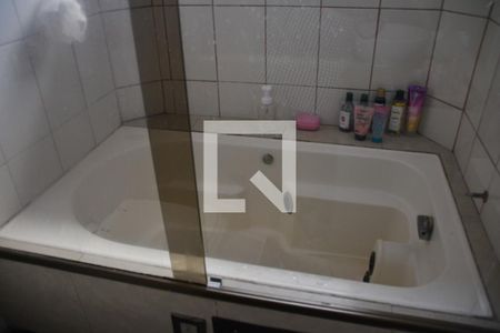 Apartamento à venda com 169m², 3 quartos e 1 vaga Apartamento à venda com 169m², 3 quartos e 1 vagaBanheiro 2