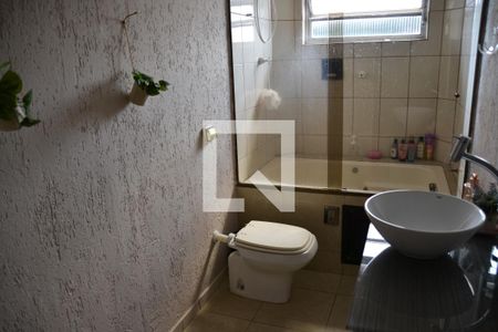 Apartamento à venda com 169m², 3 quartos e 1 vaga Apartamento à venda com 169m², 3 quartos e 1 vagaBanheiro 2