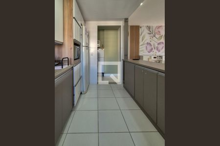 Apartamento à venda com 92m², 3 quartos e 2 vagasCozinha 