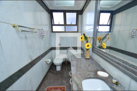 Apartamento à venda com 305m², 4 quartos e 4 vagasBanheiro suite2