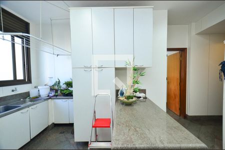 Apartamento à venda com 305m², 4 quartos e 4 vagasArea de serviço