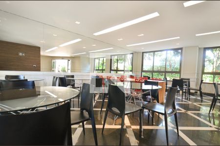 Apartamento à venda com 305m², 4 quartos e 4 vagasÁrea comum - Salão de festas