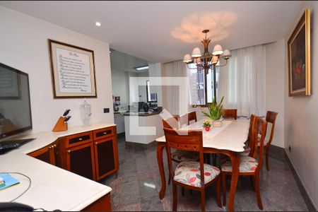 Apartamento à venda com 305m², 4 quartos e 4 vagasCopa