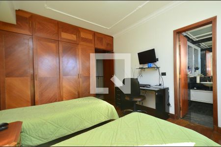 Apartamento à venda com 305m², 4 quartos e 4 vagasSuite1