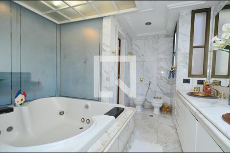 Apartamento à venda com 305m², 4 quartos e 4 vagasBanheiro suite master