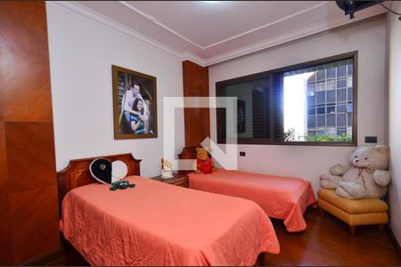 Apartamento à venda com 305m², 4 quartos e 4 vagasSuite2