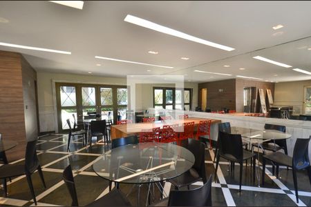 Apartamento à venda com 305m², 4 quartos e 4 vagasÁrea comum - Salao de festas