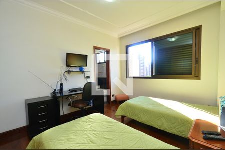 Apartamento à venda com 305m², 4 quartos e 4 vagasSuite1