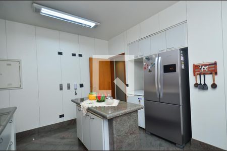 Apartamento à venda com 305m², 4 quartos e 4 vagasCozinha