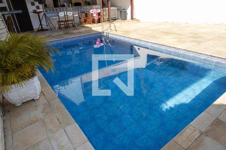 Casa de condomínio à venda com 200m², 4 quartos e 2 vagasPiscina 