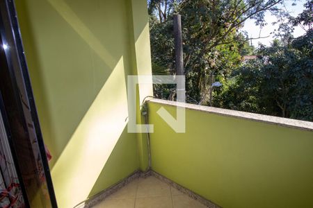 Casa de condomínio à venda com 200m², 4 quartos e 2 vagasSacada superior 