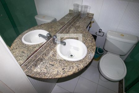 Casa de condomínio à venda com 200m², 4 quartos e 2 vagasBanheiro quarto 3