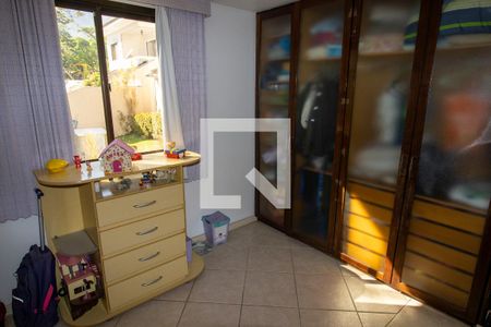 Casa de condomínio à venda com 200m², 4 quartos e 2 vagasQuarto 4