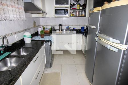 Casa de condomínio à venda com 200m², 4 quartos e 2 vagasCozinha