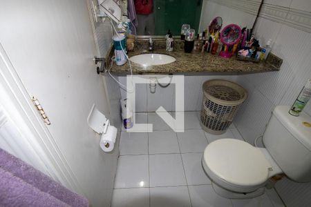 Casa de condomínio à venda com 200m², 4 quartos e 2 vagasBanheiro quarto 1