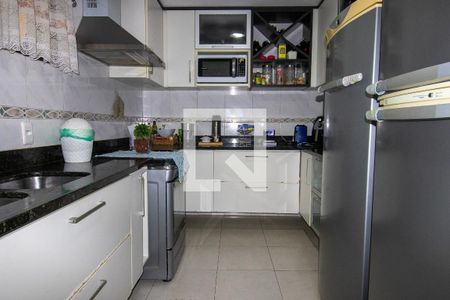 Casa de condomínio à venda com 200m², 4 quartos e 2 vagasCozinha