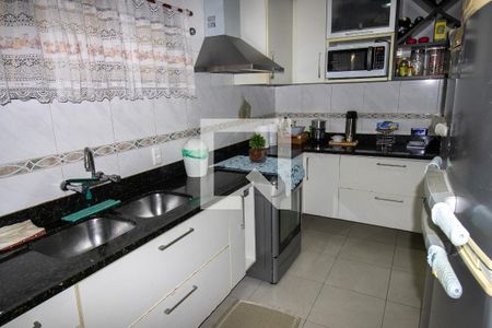 Casa de condomínio à venda com 200m², 4 quartos e 2 vagasCozinha