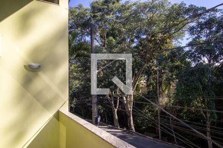 Casa de condomínio à venda com 200m², 4 quartos e 2 vagasVaranda