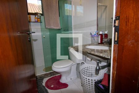 Casa de condomínio à venda com 200m², 4 quartos e 2 vagasBanheiro social 