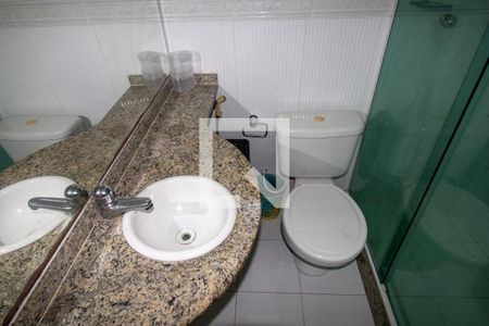 Casa de condomínio à venda com 200m², 4 quartos e 2 vagasBanheiro quarto 3